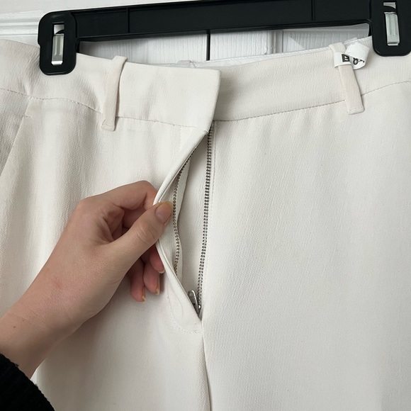 Aritzia Wilfred - “Chopin” High Waisted Cropped Trousers / Dress Pants in White - Picture 6 of 6